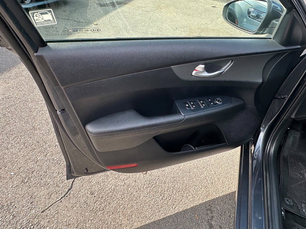 Used 2020 Gray Kia LXS image 7