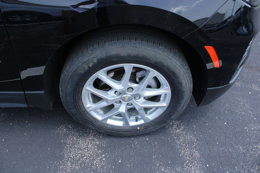 Used 2022 Mosaic Black Metallic Chevrolet LS image 5