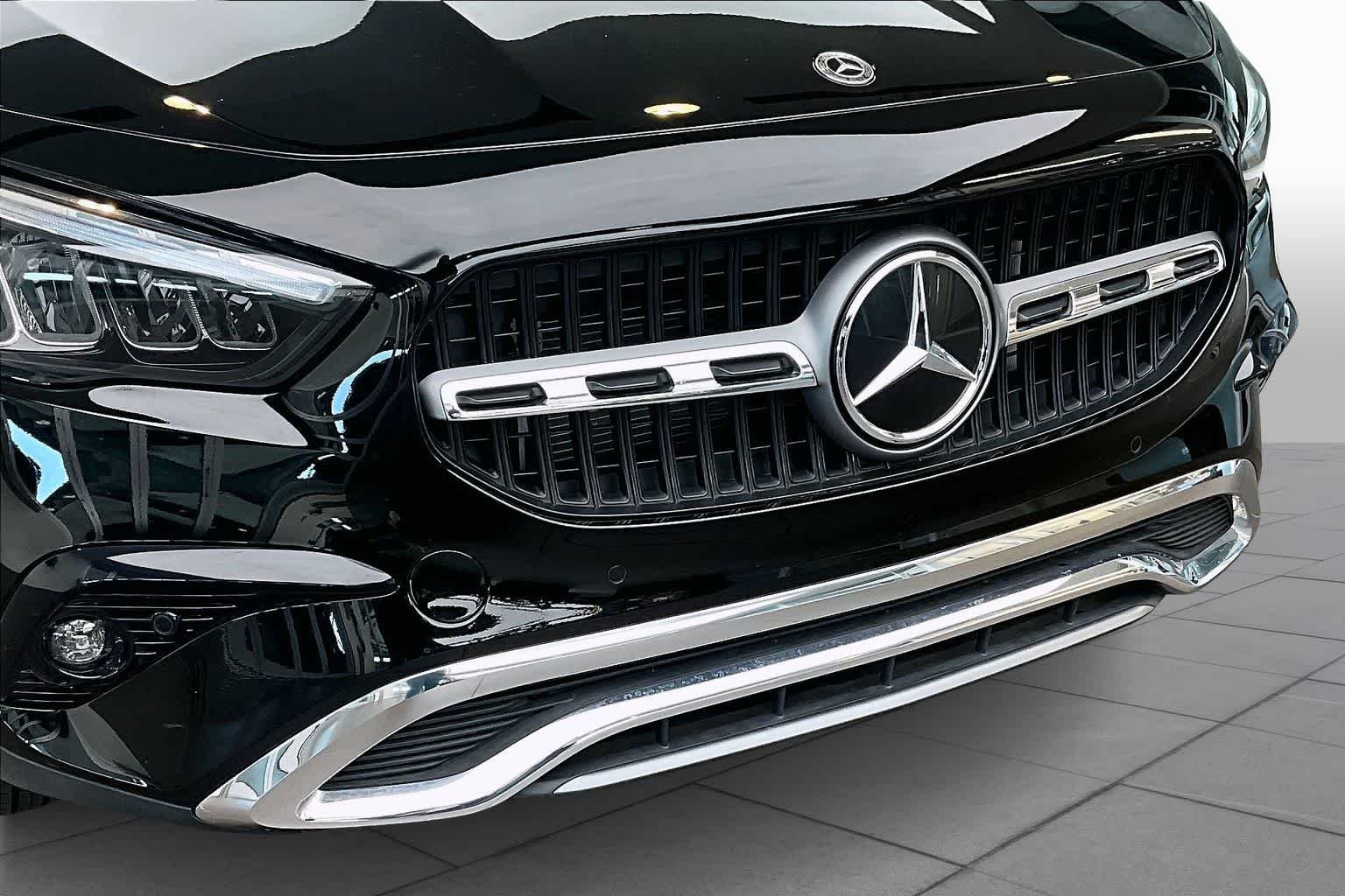 Used 2025 Night Black Mercedes-Benz GLA 250 image 52