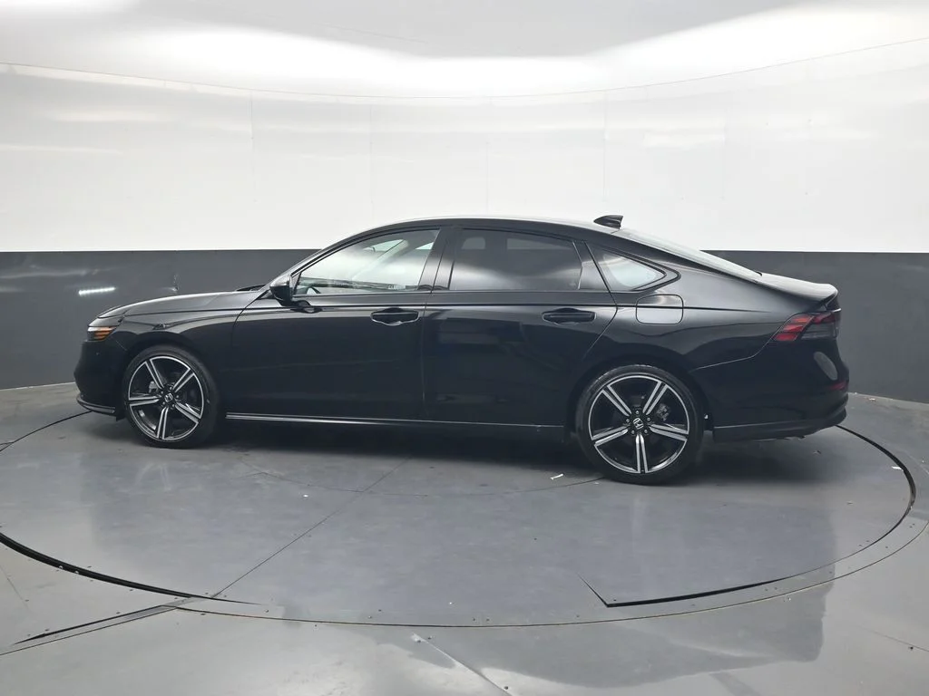 Used 2026 Crystal Black Pearl Honda SE image 7