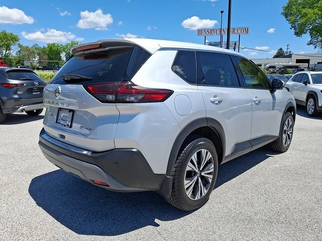 Used 2021 Silver Nissan SV image 8