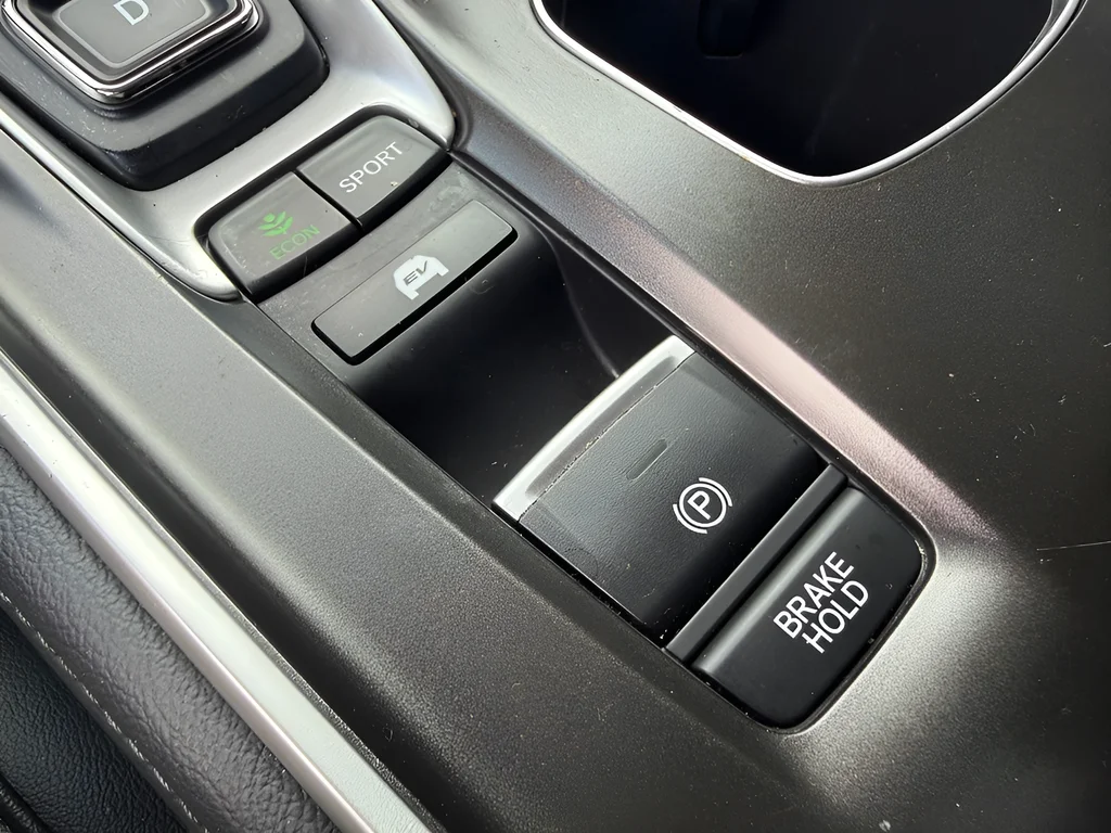 2022 Honda Accord Hybrid Touring - Photo 32