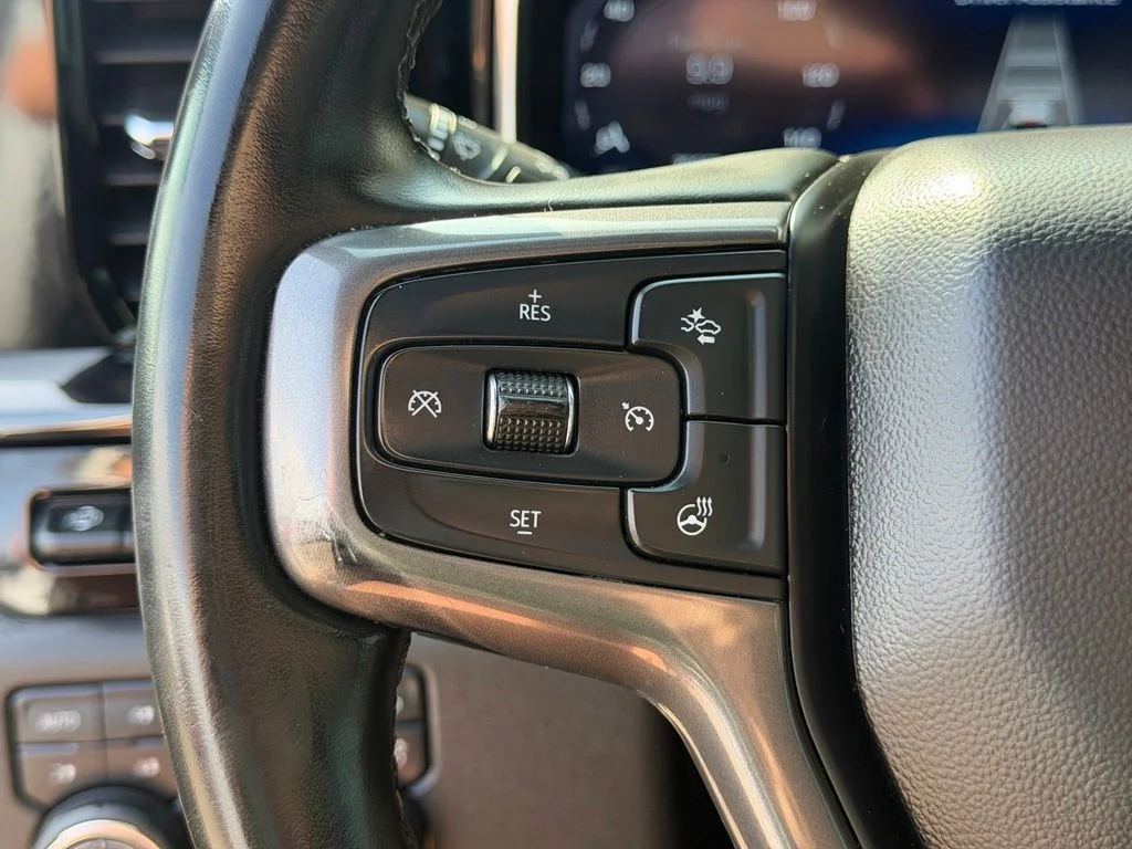 Used 2025 Gray Chevrolet ZR2 image 18