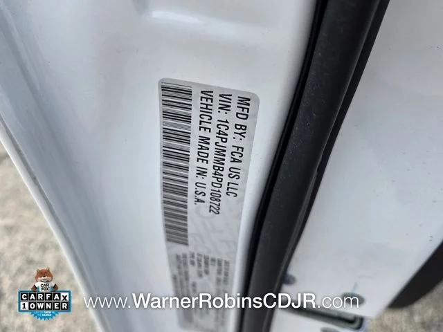 Used 2023 White Jeep Altitude image 19