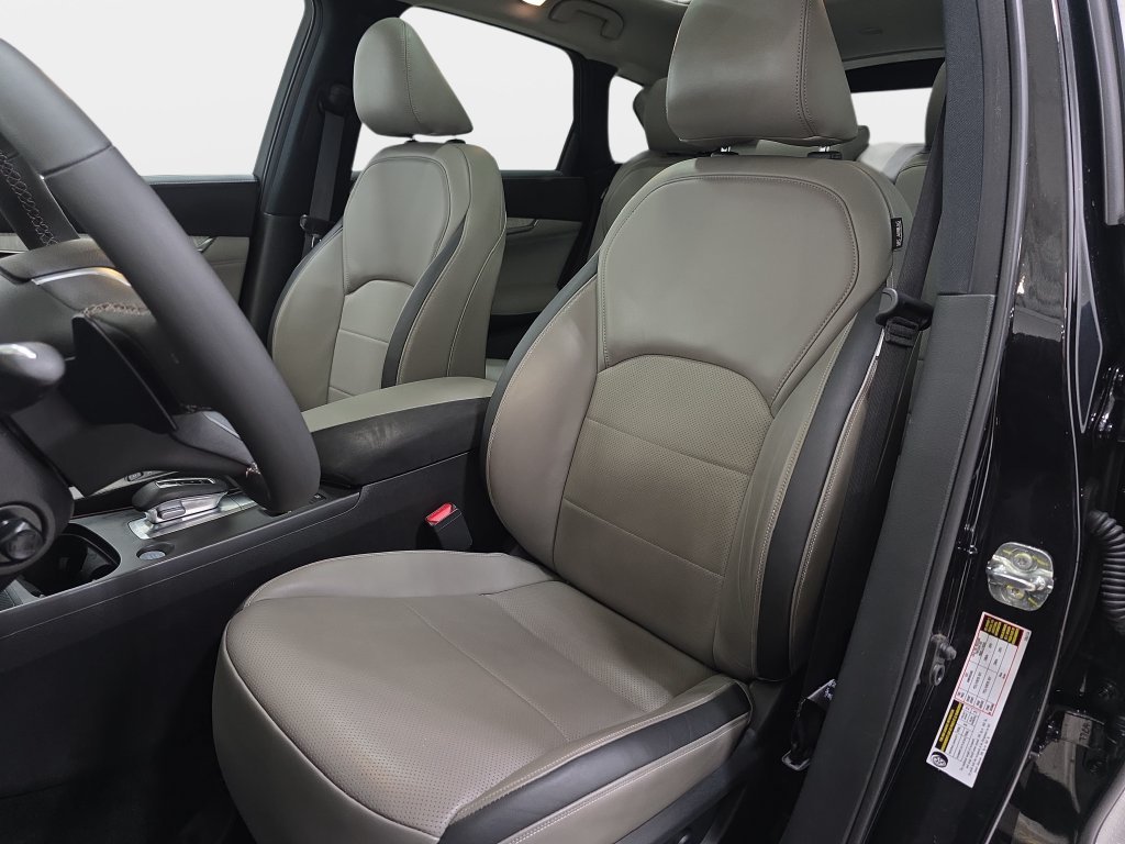 Certified Used 2023 Mineral Black INFINITI SENSORY AWD image 12