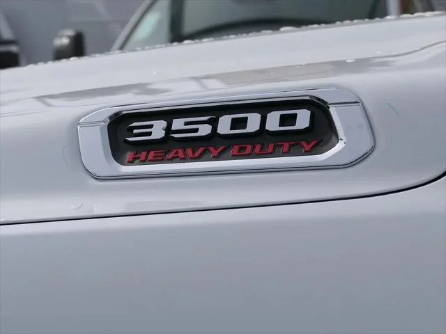 New 2026 Bright White Clear-Coat Exterior Paint RAM TRADESMAN image 10
