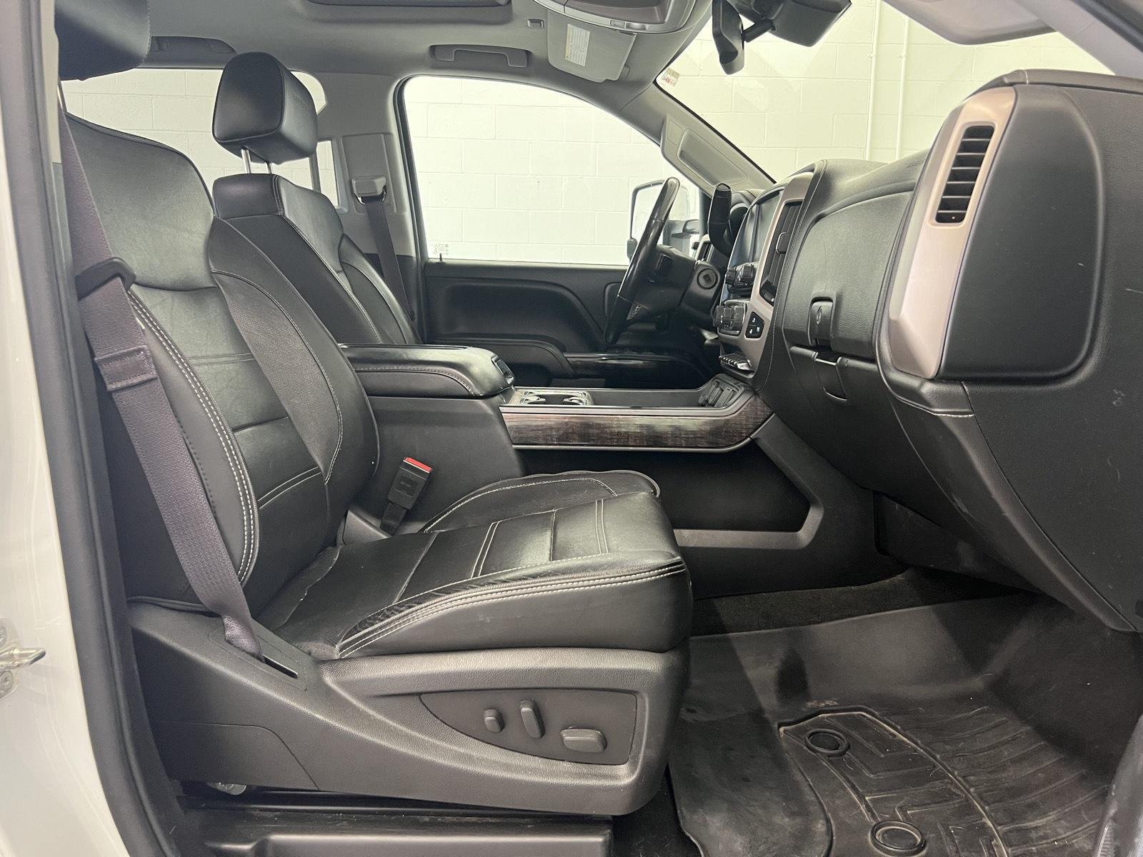 2016 GMC Sierra 3500 Denali HD Denali - Photo 28
