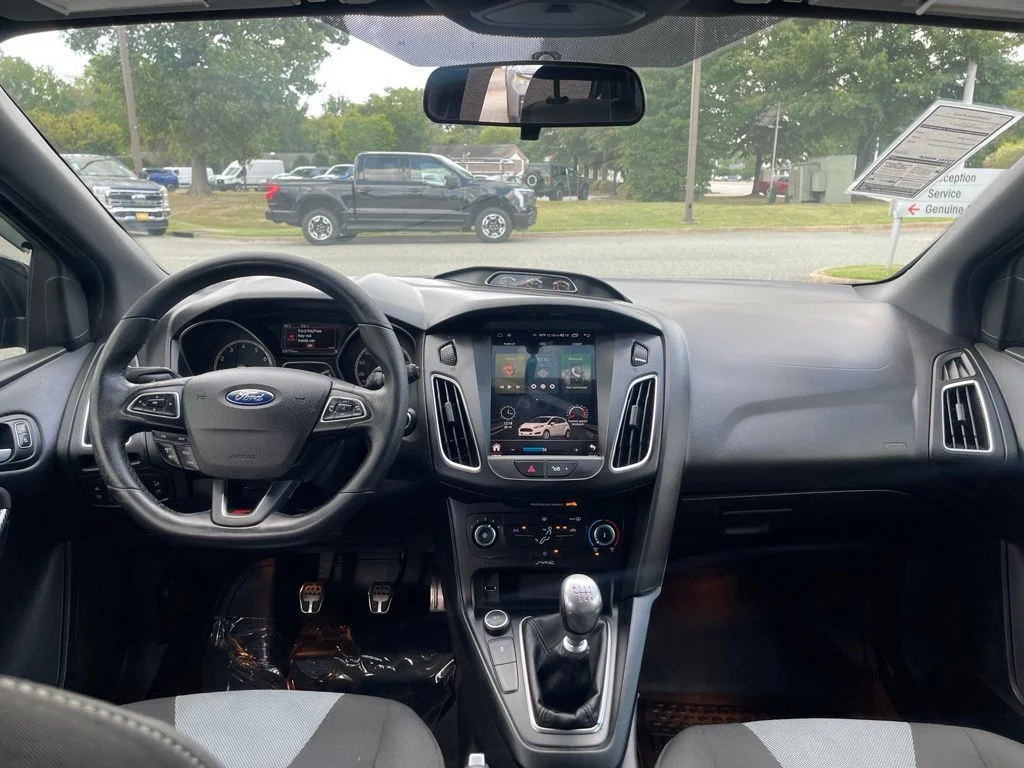 Used 2015 Black Ford ST image 9