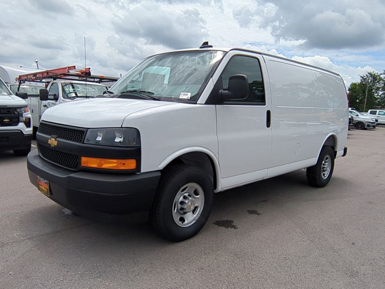 2025 Chevrolet Express 2500 Work Van HD's photo