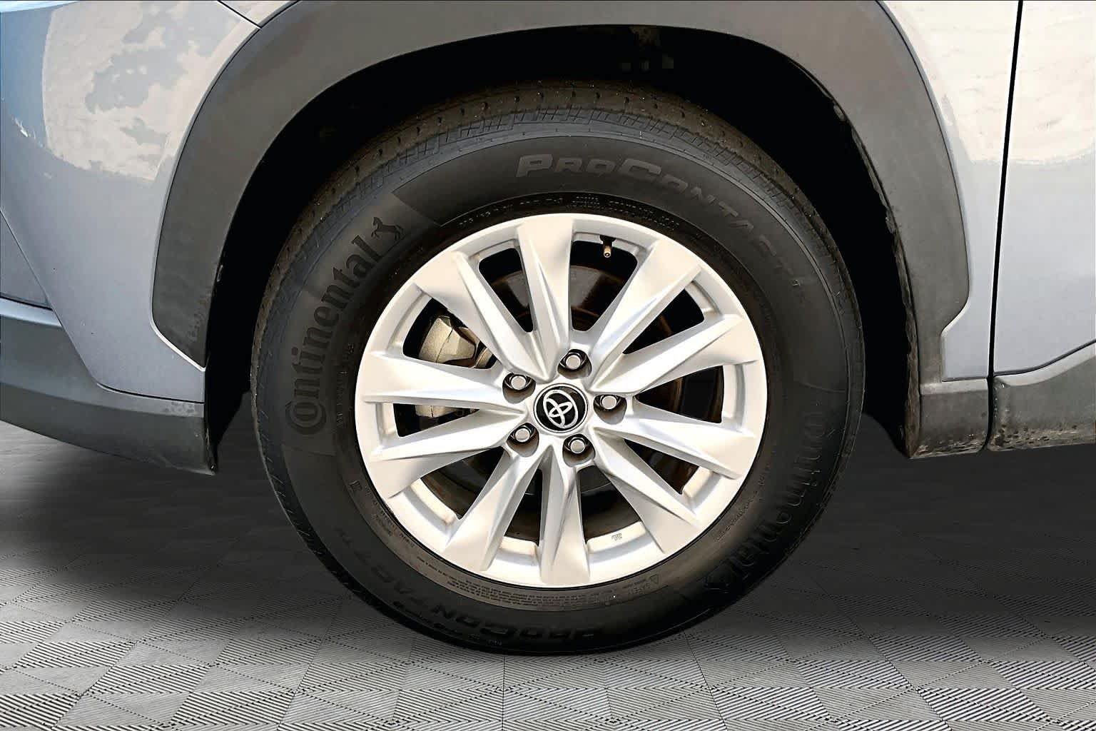 Used 2022 Celestite Toyota LE image 11