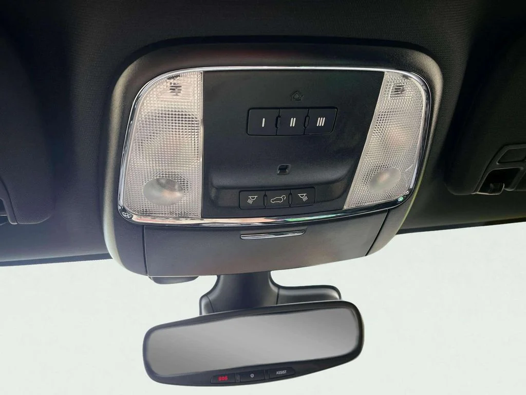 Used 2021 Velvet Red Pearlcoat Jeep Altitude image 17