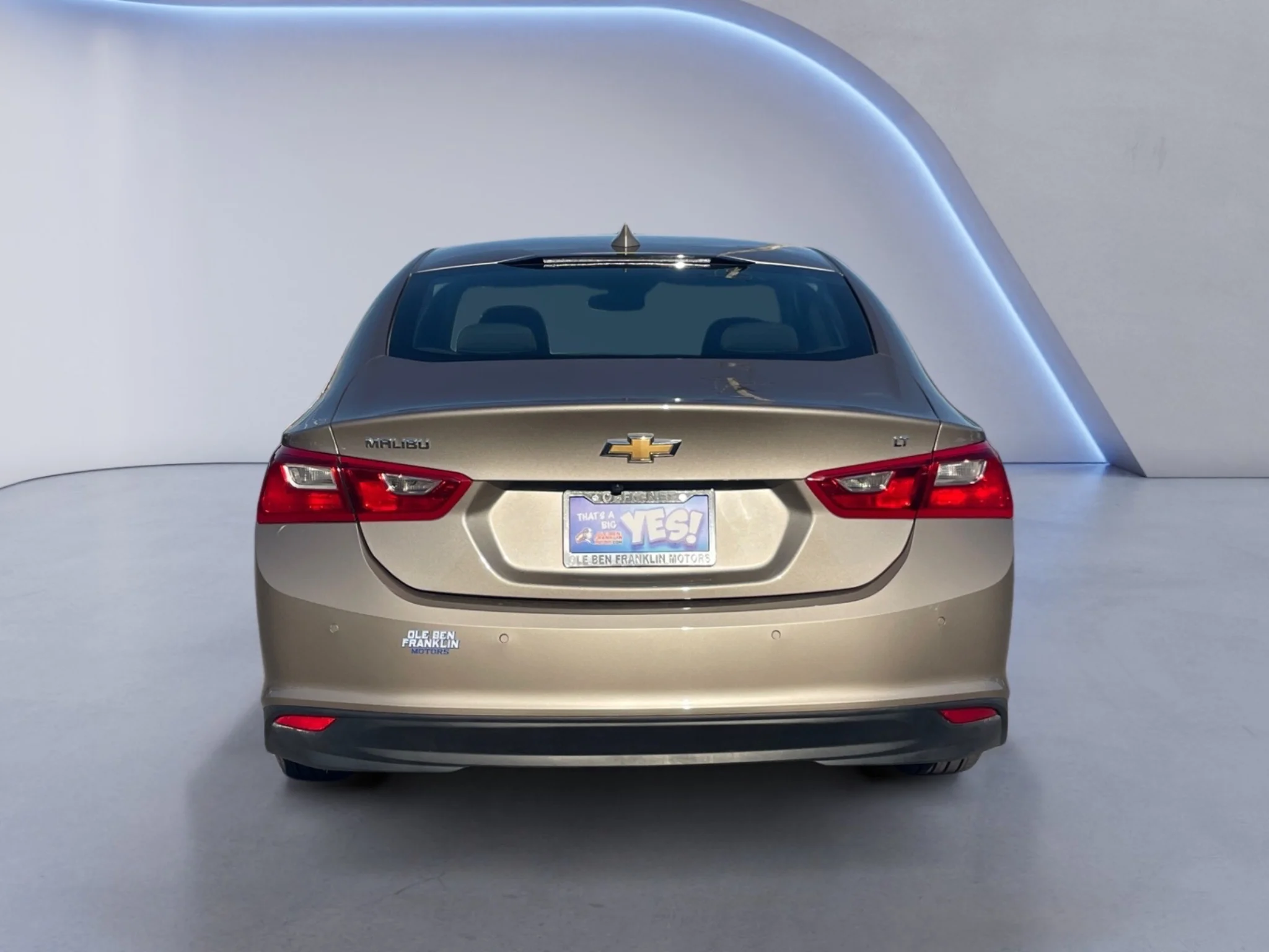 Used 2025 Mineral Gray Metallic Chevrolet LT image 4