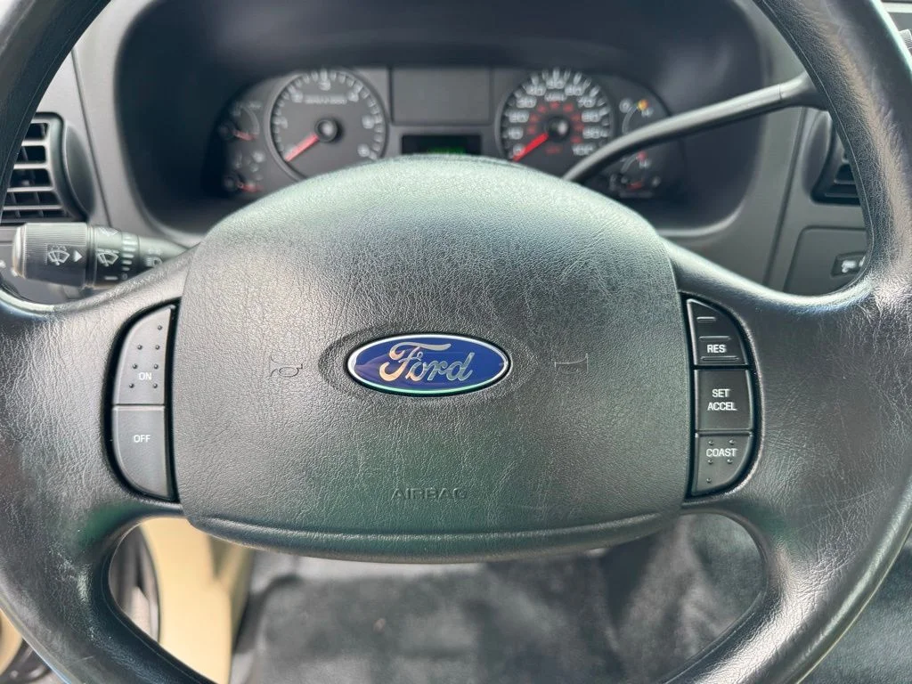 Used 2006 Gray Ford XL image 16