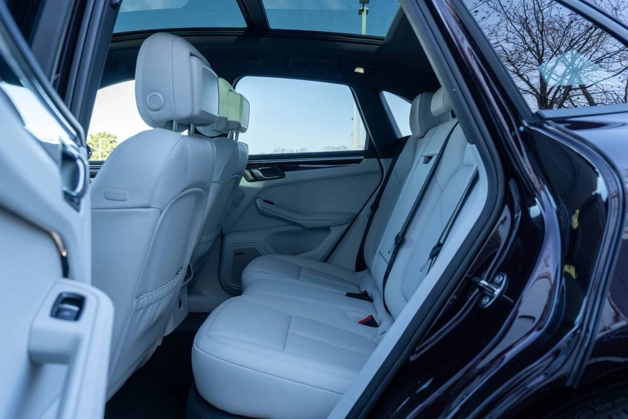 Used 2026  Porsche  image 33