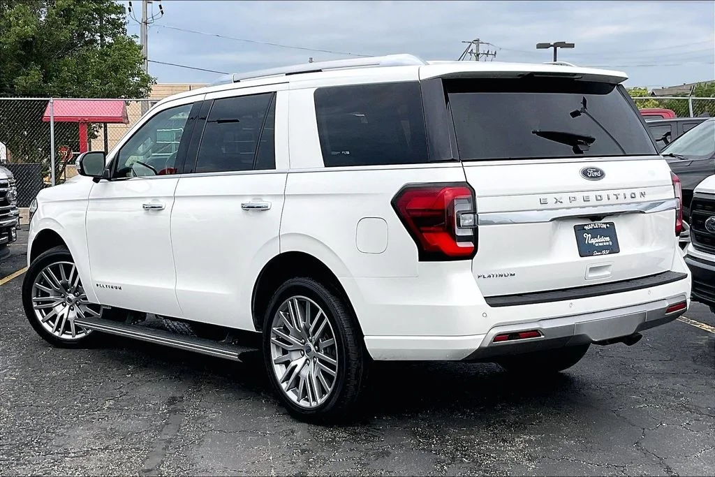 Used 2022 White Ford Platinum image 10