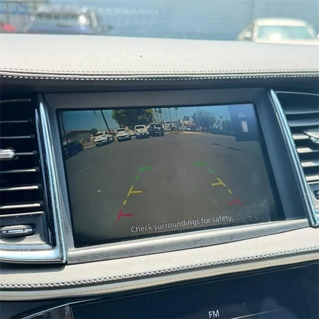 Used 2025 White INFINITI LUXE image 23