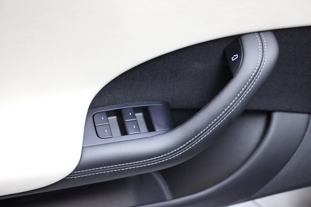 Used 2022 Solid Black Tesla Base image 47