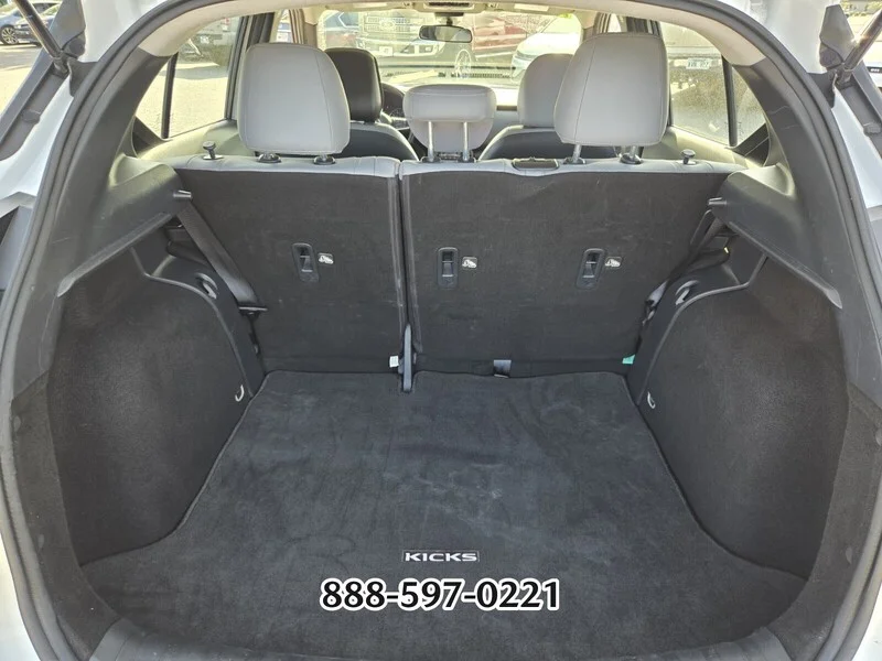Used 2022 Aspen White NISSAN SR image 16