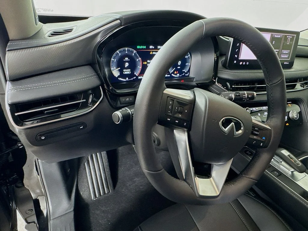 Certified Used 2026 Black INFINITI LUXE image 13