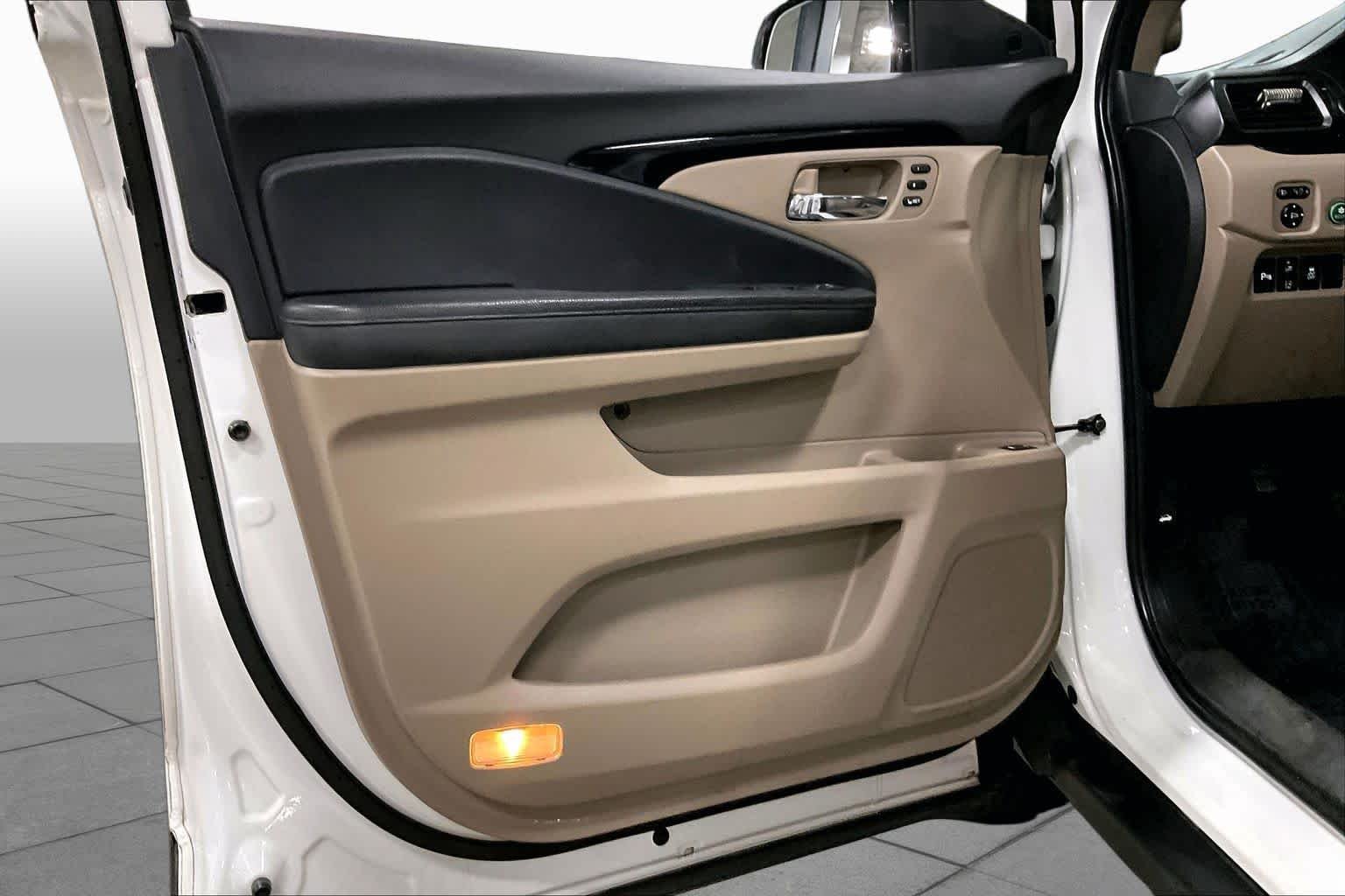Used 2020 Platinum White Pearl Honda Elite image 22