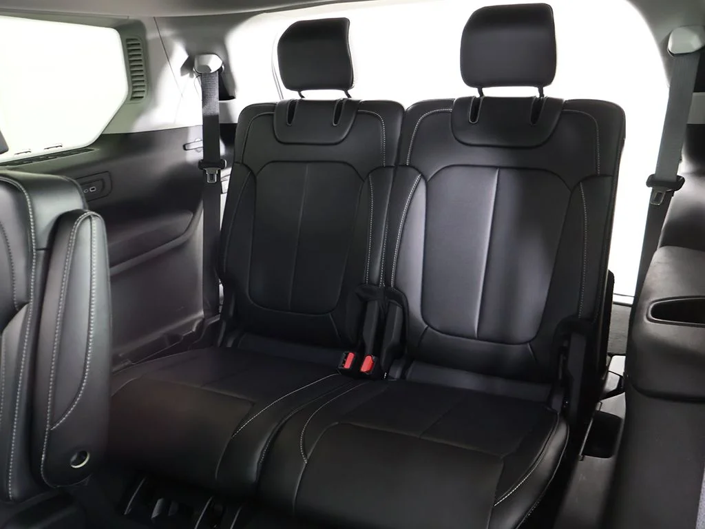 Used 2022 Gray Jeep Limited image 42