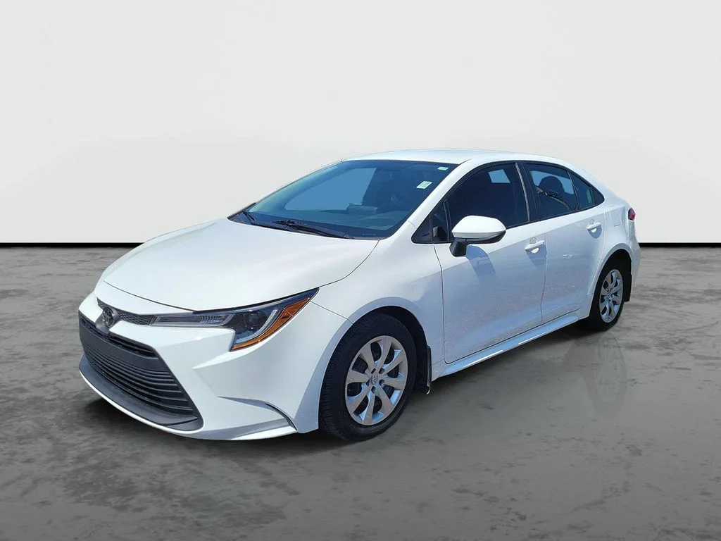 Used 2025 White Toyota LE image 5