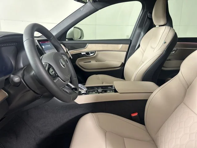 2025 Volvo XC90 Core - Photo 21