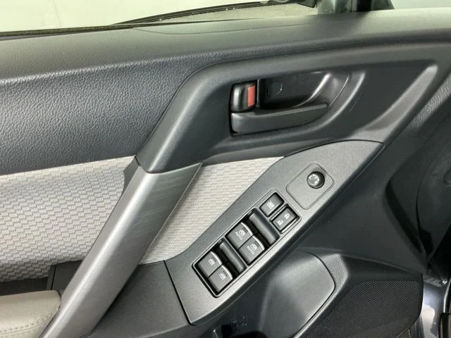 Used 2018 Gray Subaru 2.5i Premium image 13