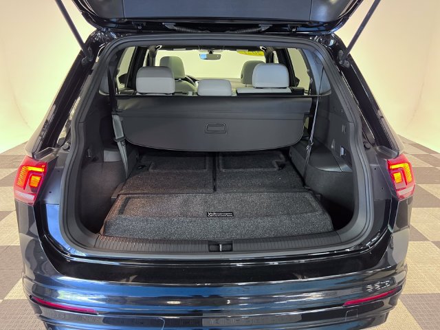 2021 Tiguan 2.0T SE R-Line Black Black · photo 6