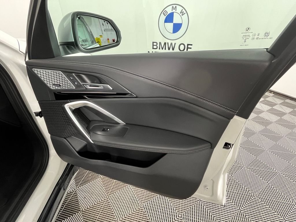 Used 2024 White BMW xDrive28i image 24