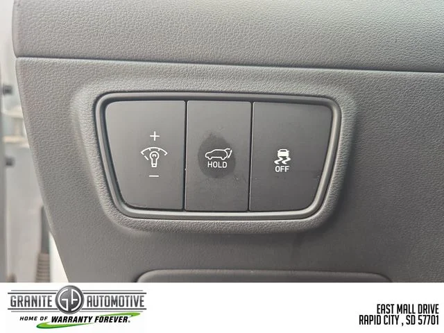 Used 2024 White Hyundai SEL image 31