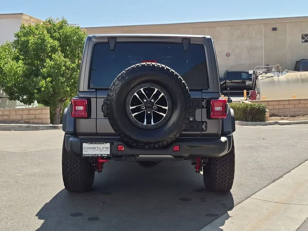 New 2026 Granite Crystal Metallic Clear-Coat Exterior Paint Jeep Rubicon X image 6
