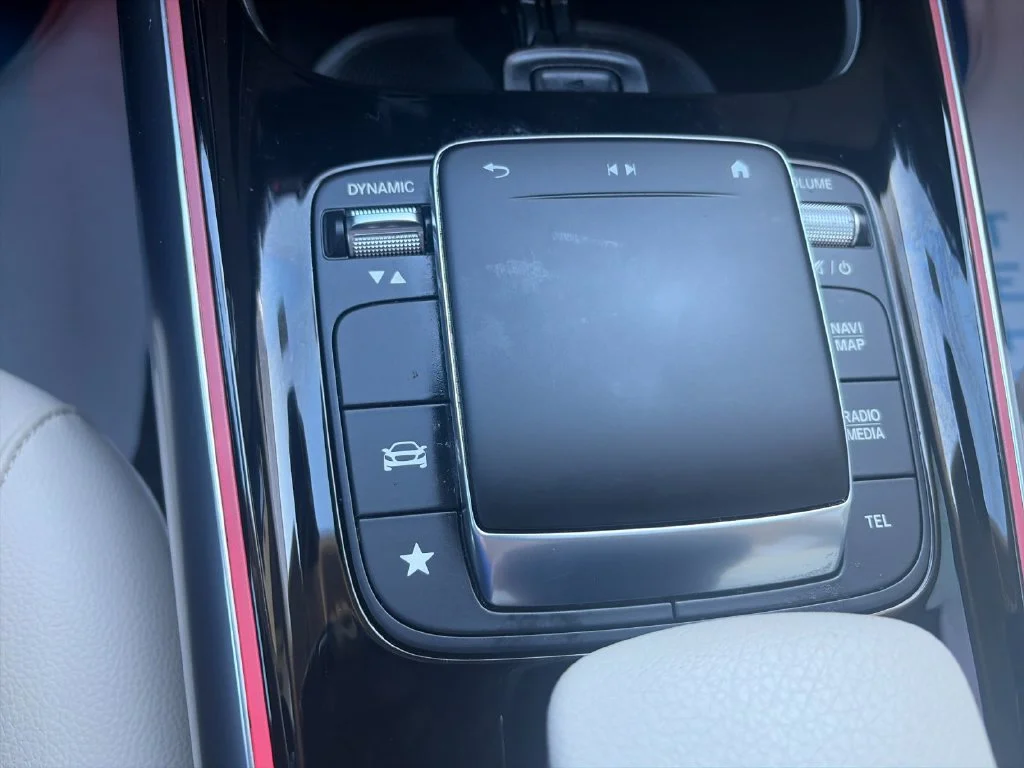 Used 2023  Mercedes-Benz GLA 250 image 36