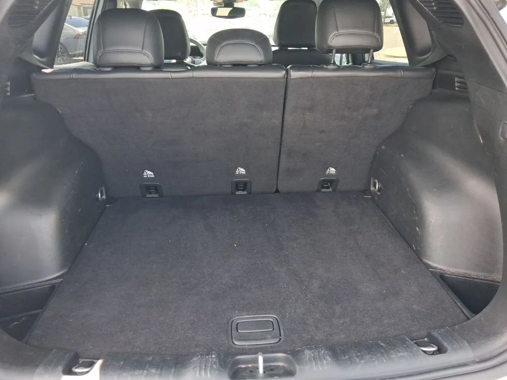 Used 2025 White Jeep Limited image 11