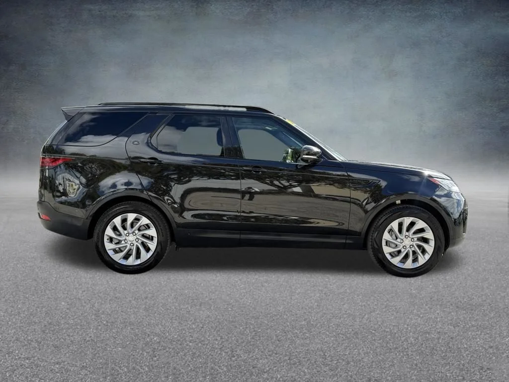 Used 2021 Black Land Rover S image 4
