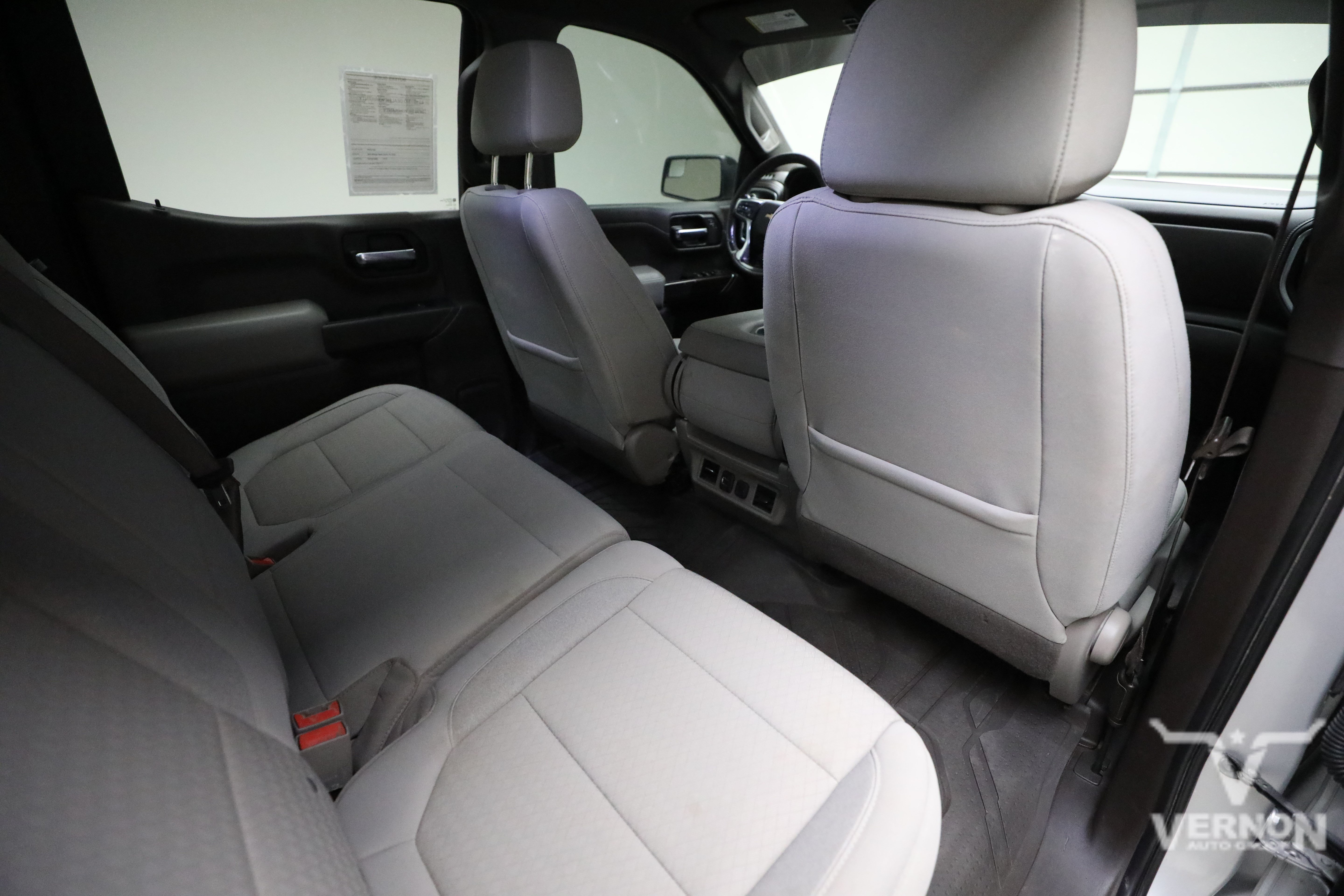 Used 2021 Silver Ice Metallic Chevrolet Y image 12