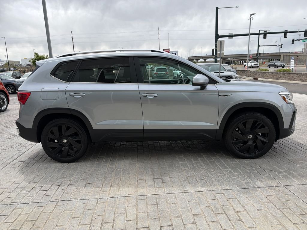 2024 Volkswagen Taos SEL - Photo 8