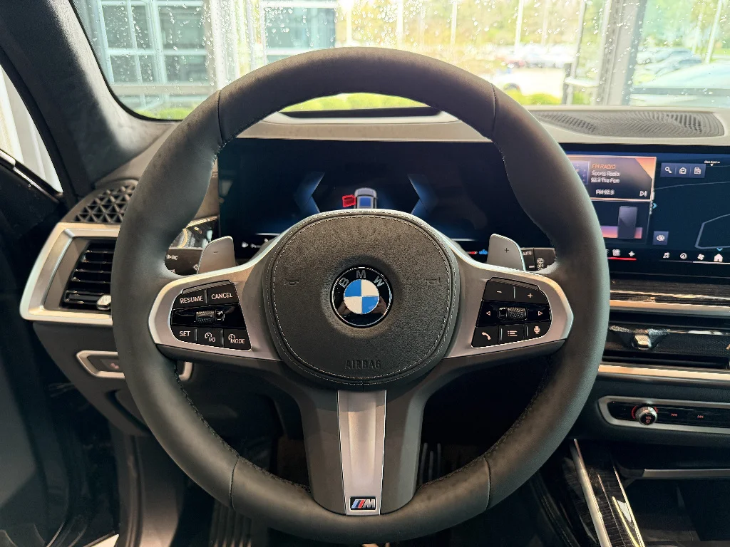 2027 BMW X7 40i - Photo 9