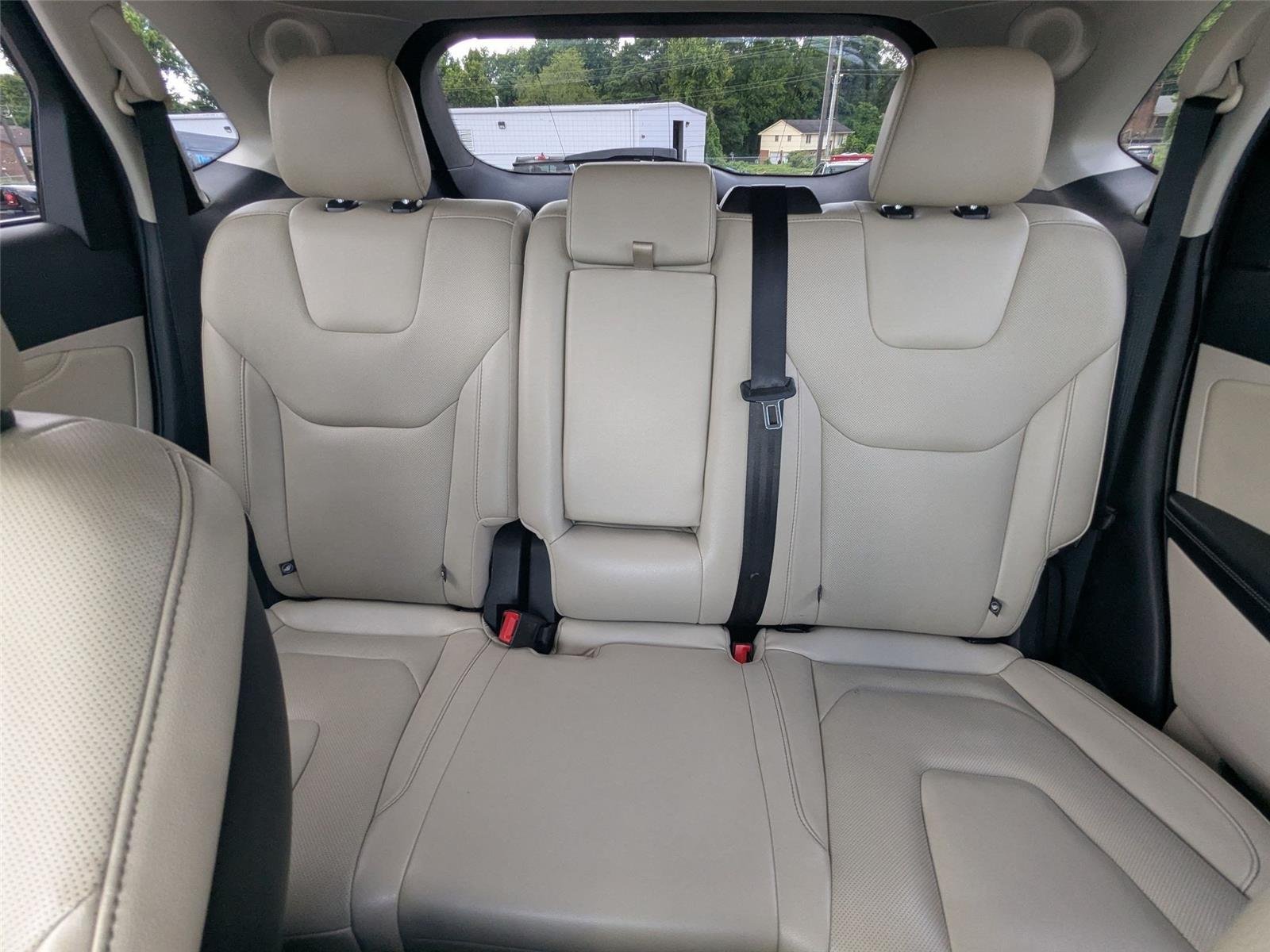 Used 2020 Star White Metallic Tri-Coat Ford Titanium image 23