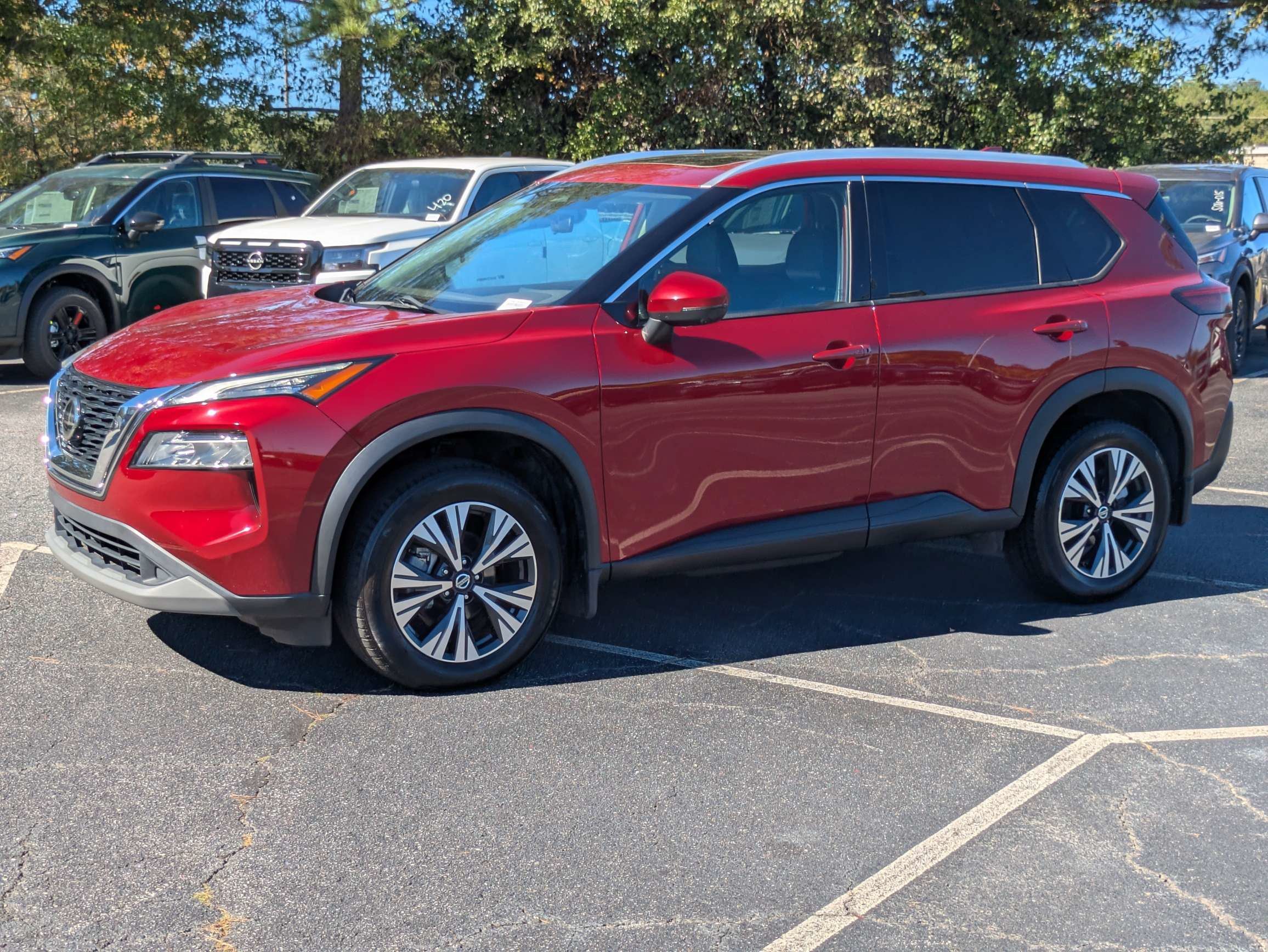 Used 2021 Red Nissan SV image 7