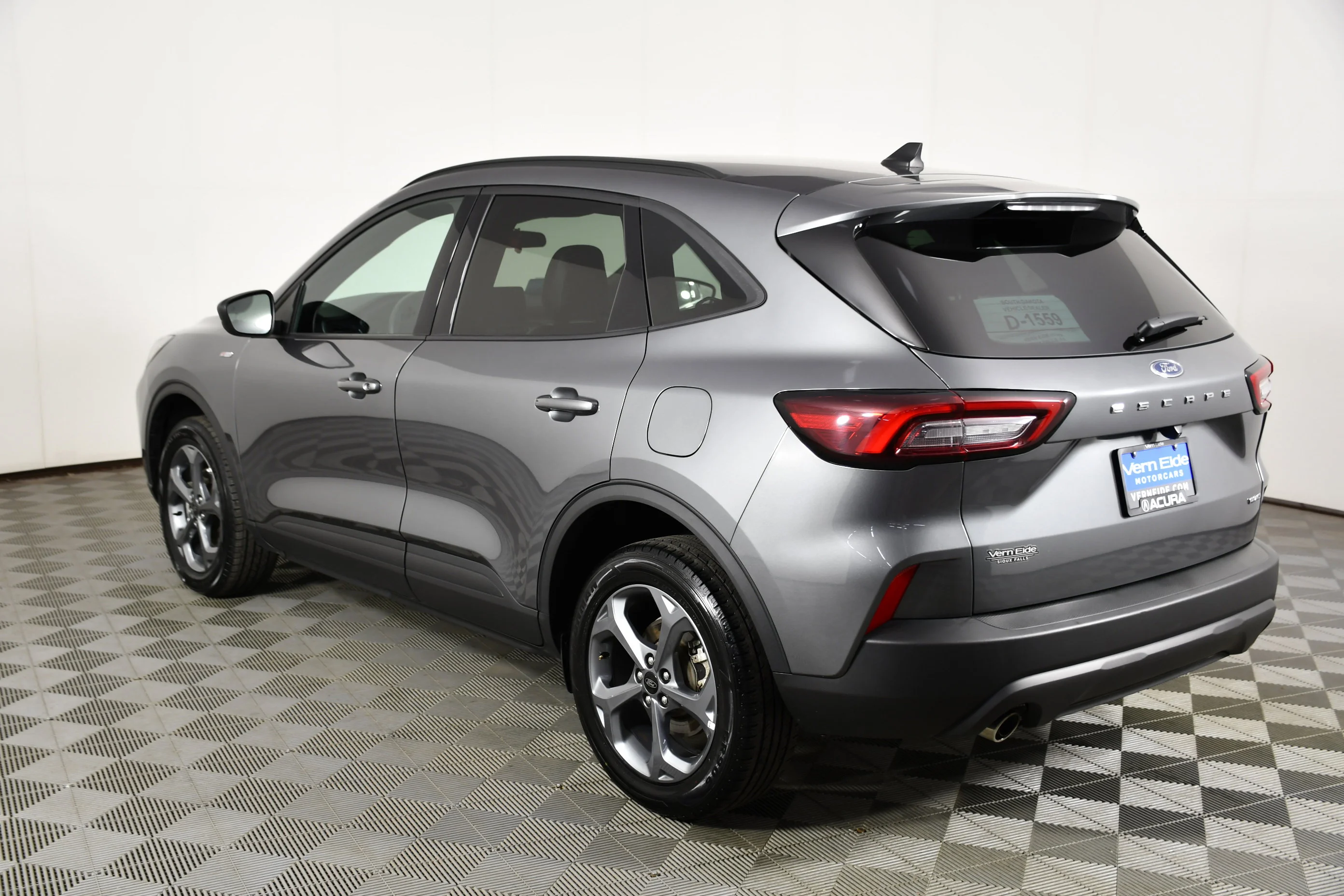 Used 2025 Gray Metallic Ford ST-Line image 8