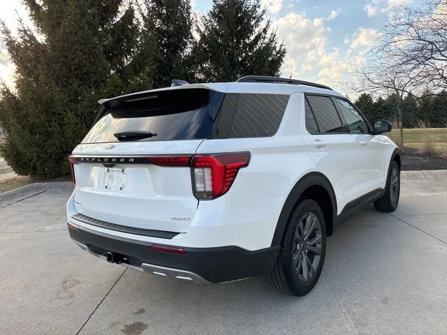 New 2026 Star White Metallic Tri-Coat Ford Active image 6