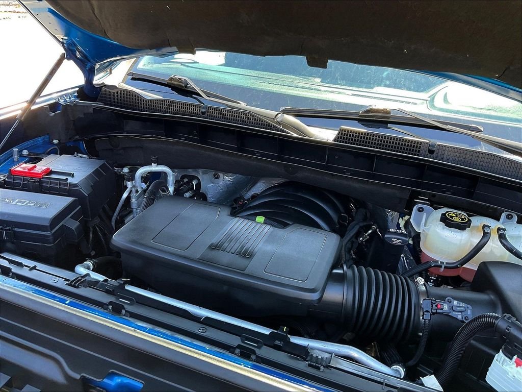 Used 2022 Blue GMC Elevation image 34