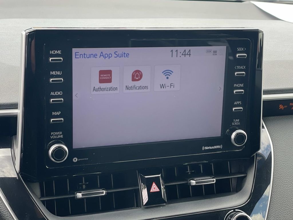 Used 2020 White Toyota SE image 14