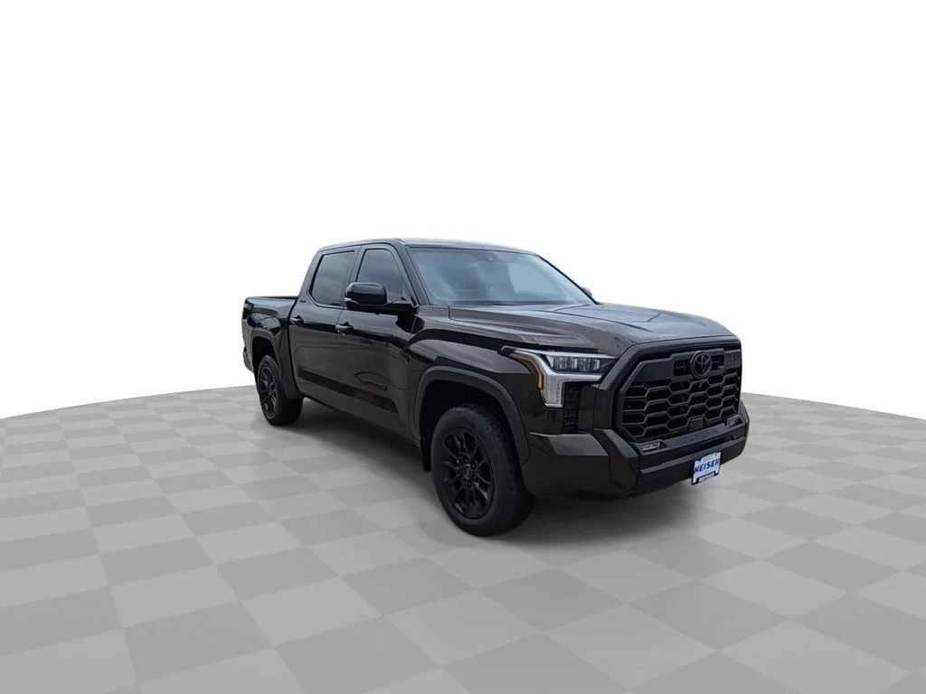 Used 2025  Toyota Limited image 2