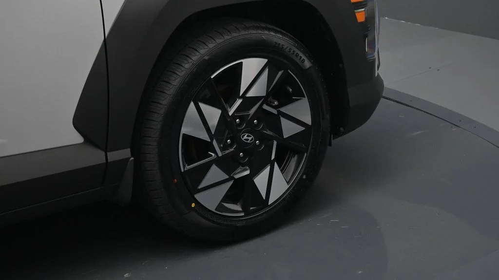 Used 2024 Gray Hyundai SEL image 6