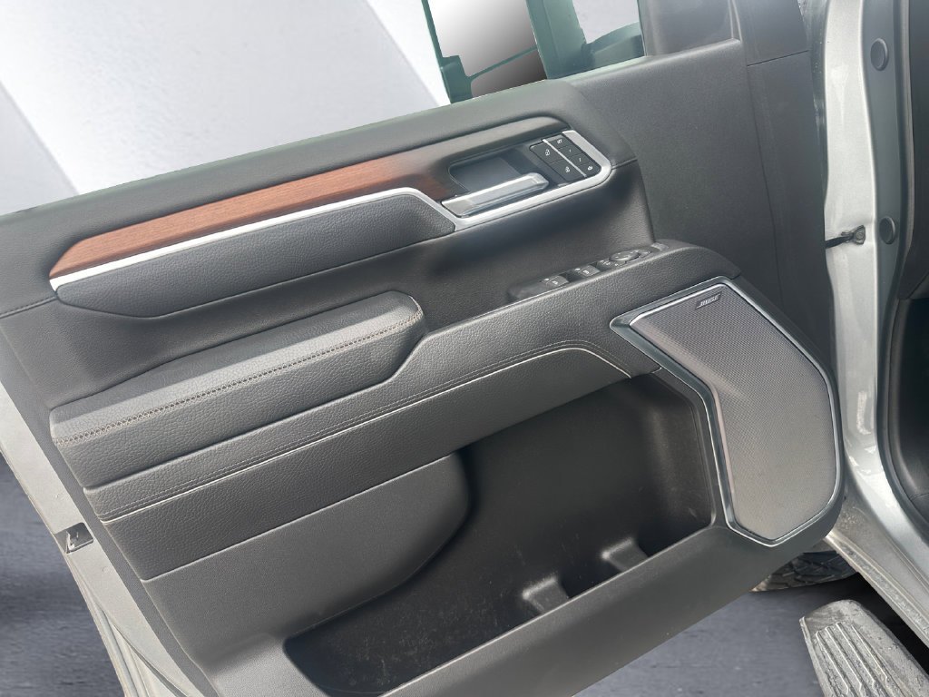 Used 2025 Silver GMC Denali image 12