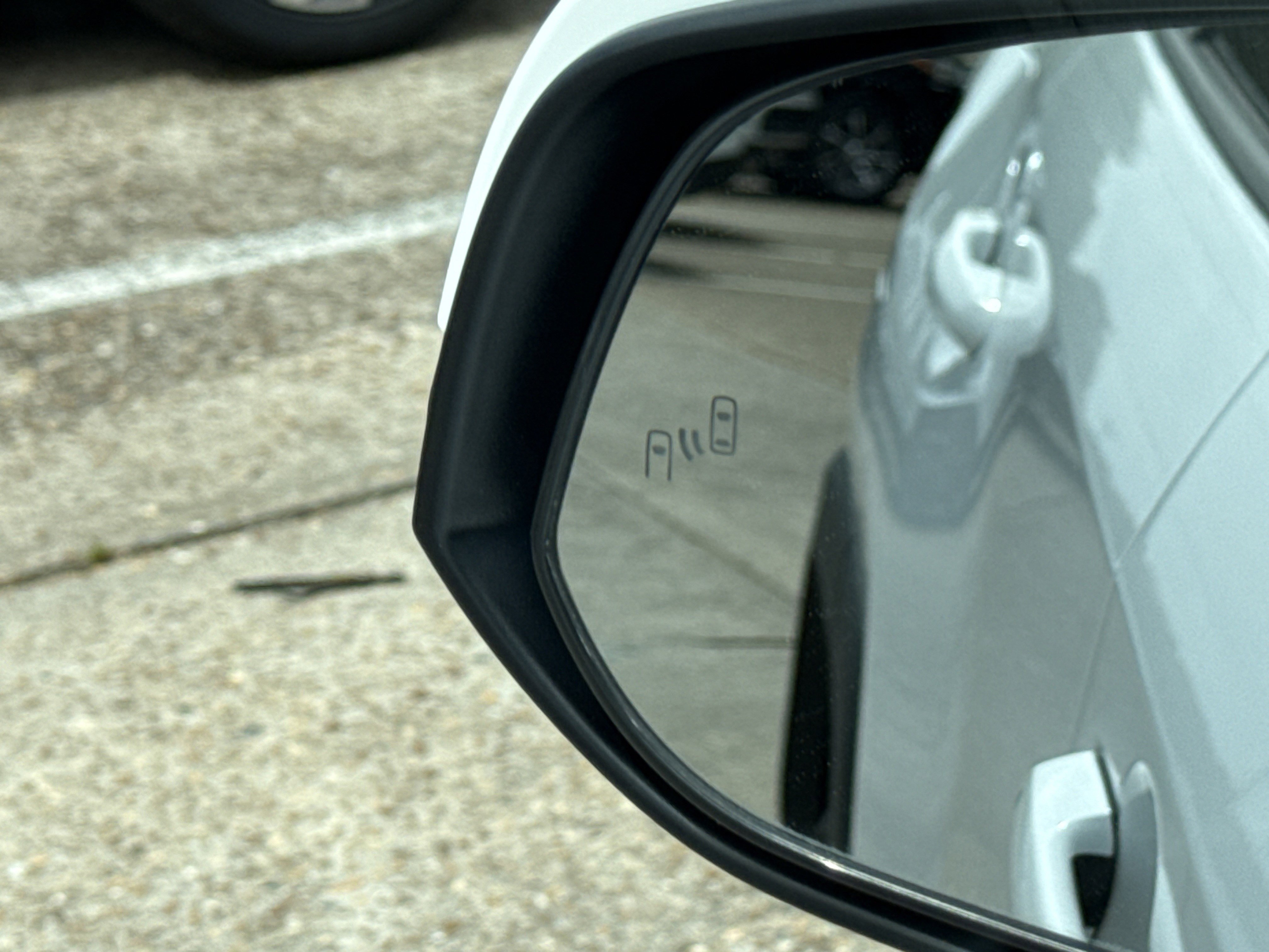 2023 Toyota RAV4 XLE - Photo 18