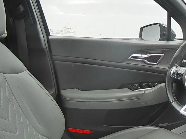 Used 2023 Black Kia X-Line image 34