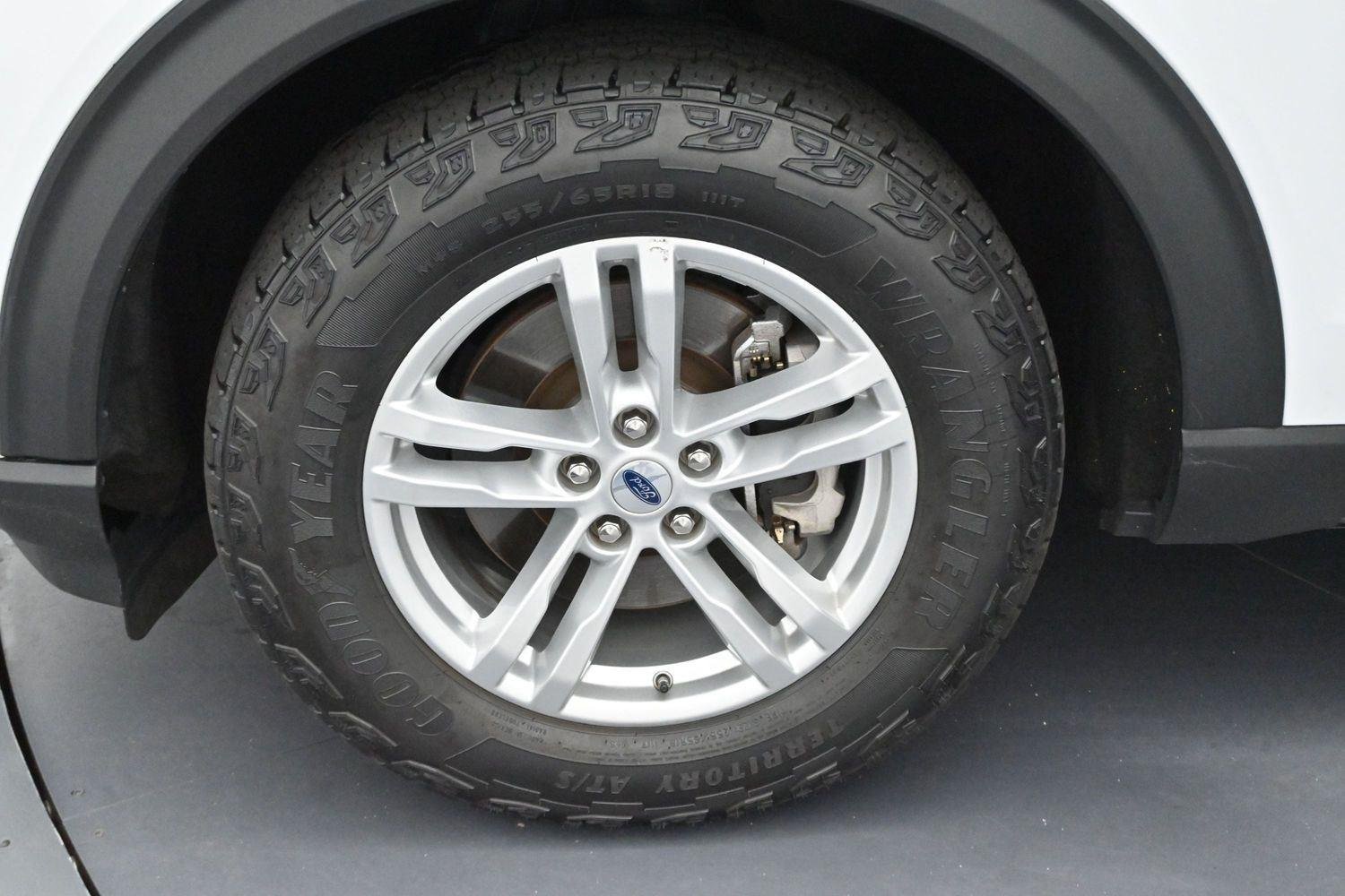 Used 2023 Oxford White Ford XLT image 38